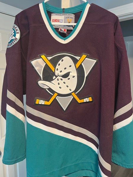 Might ducks vintage hockey jersey