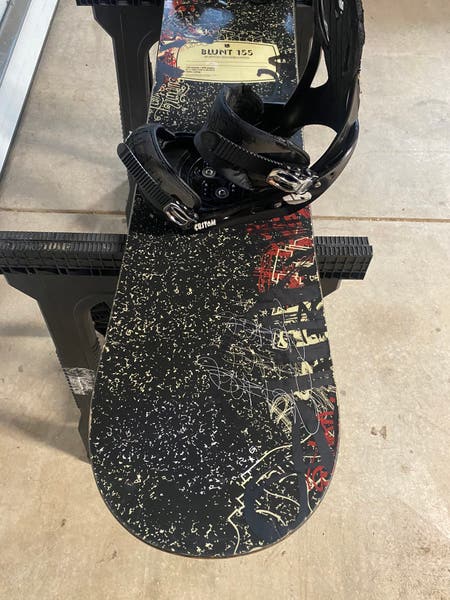 Used Men's Burton Blunt 155cm With Burton Custom Bindings Medium
