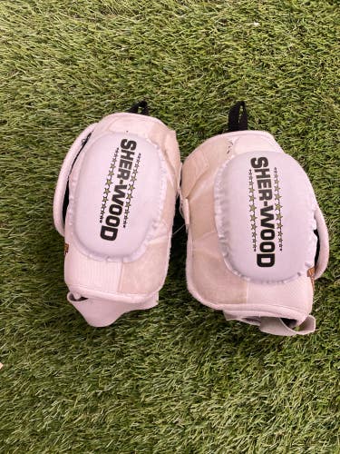 Junior Used Small Sher-Wood 5030 Elbow Pads