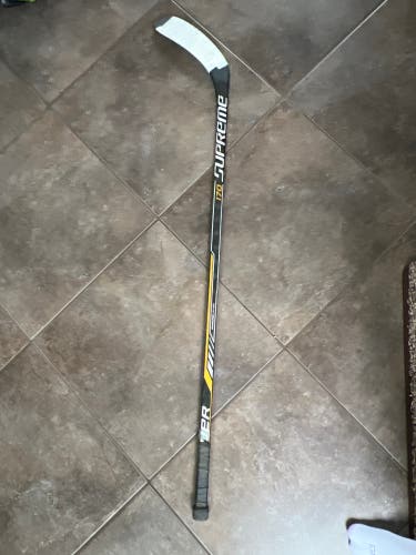 Used Junior Bauer Right Handed P88 Supreme 170 Hockey Stick
