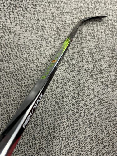 Bauer Hyperlite 2 70 flex P92M left hand stick