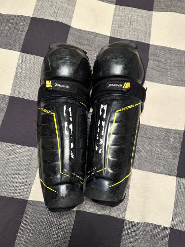 Used Senior CCM 15" Tacks 9080 Shin Pads
