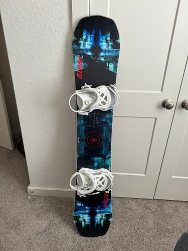 Used 2019 Men's Never Summer Proto Type Two Snowboard with Union Contact Pro Bindings