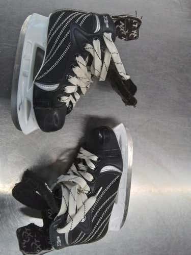 Used Winnwell Xlite Junior 03 Ice Hockey Skates