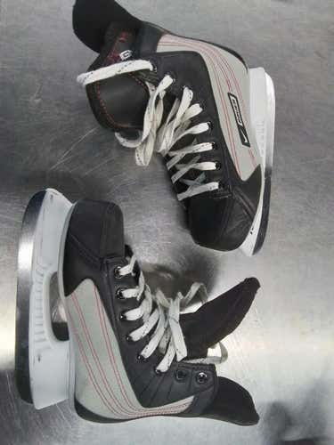 Used Nike Hockey Skate Junior 02 Ice Hockey Skates