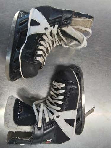 Used Magnum Junior 05 Ice Hockey Skates