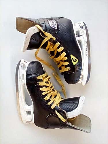 Used Graf Supra 705 Junior 03 Ice Hockey Skates
