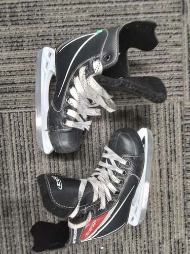 Used Ccm Intruder Junior 06.5 Ice Hockey Skates