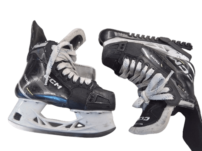 Used Ccm As570 Junior 03 Ice Hockey Skates