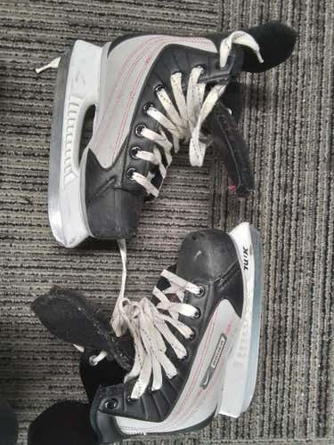 Used Bauer Ignite Junior 02 Ice Hockey Skates