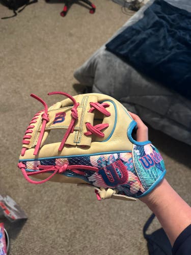 A2000 Spring Break Baseball Glove