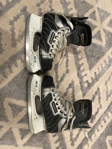 Used Junior Bauer Size 4 Supreme 2090 Hockey Skates