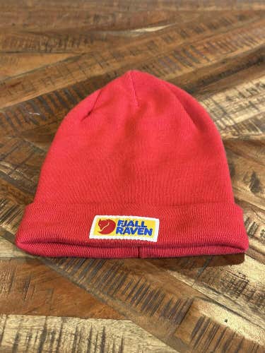 Fjallraven Vardag Beanie Red Classic Front Logo One Size