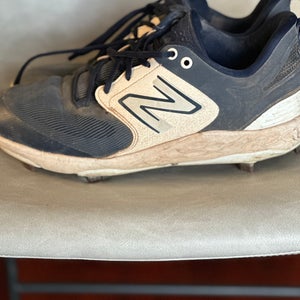 New balance metal baseball cleats