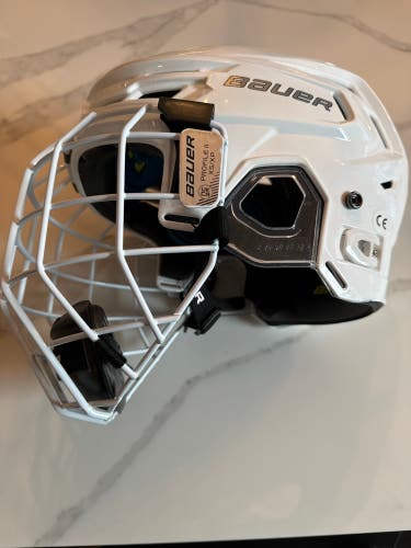 New Small Bauer Re-Akt 150 Helmet W/ XS Profile II Cage (no Box)