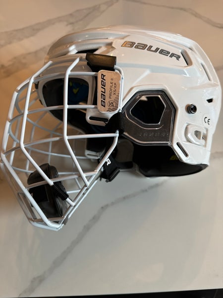 New Small Bauer Re-Akt 150 Helmet W/ XS Profile II Cage (no Box)