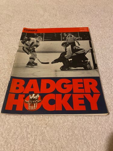 Wisconsin Badgers NCAA Hockey Vintage 1986 Program