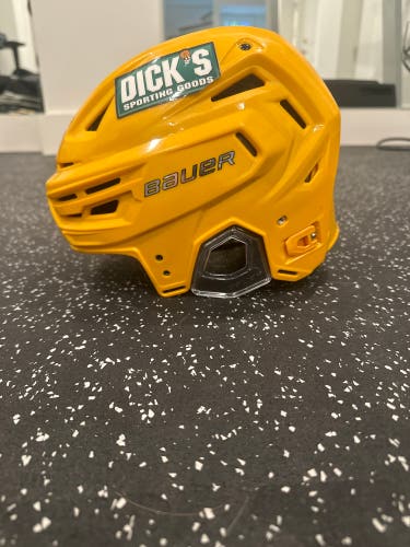 Used Small Bauer Re-Akt 150 Helmet