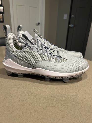 Gray Used Men's Low Top Molded Cleats Bryce harper
