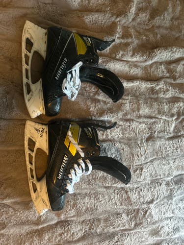 Used Bauer 8 Supreme UltraSonic Hockey Skates