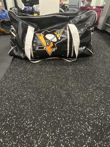 *very Rare* Used Bauer Pittsburgh Penguins Bag