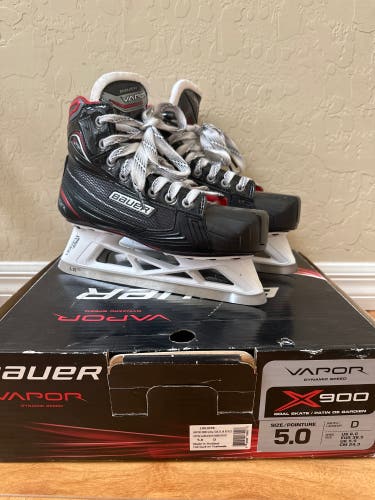 Bauer Regular Width Size 5 Vapor X900 Hockey Goalie Skates LIKE NEW