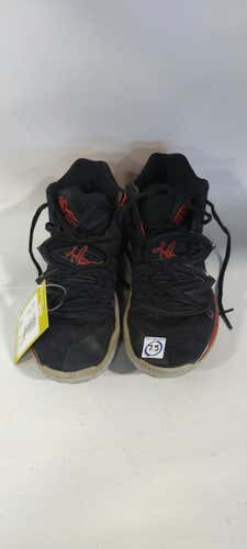 Used Nike Youth 07.5 Basketball Shoes