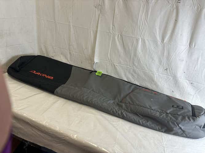 Used Dakine Tour 165cm Snowboard Bag