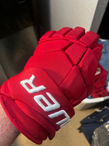 Used  Bauer 14" Pro Stock Supreme Ultrasonic Gloves