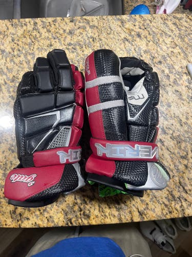 Colgate Issued Maverik M4 Goalie Gloves