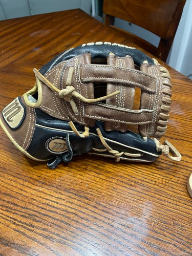 Used 2018 Right Hand Throw 11.5" Htg Baseball Glove