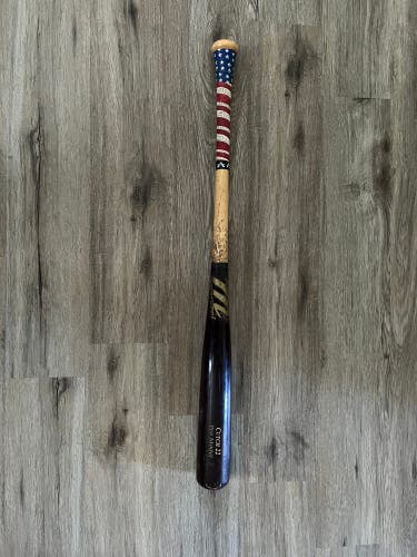 Used  Marucci Wood 30 oz 33" Cutch 22 Bat