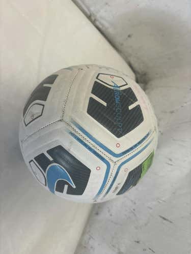 Used Nike Academy Team Aerowsculpt Technology Size 4 Soccer Ball