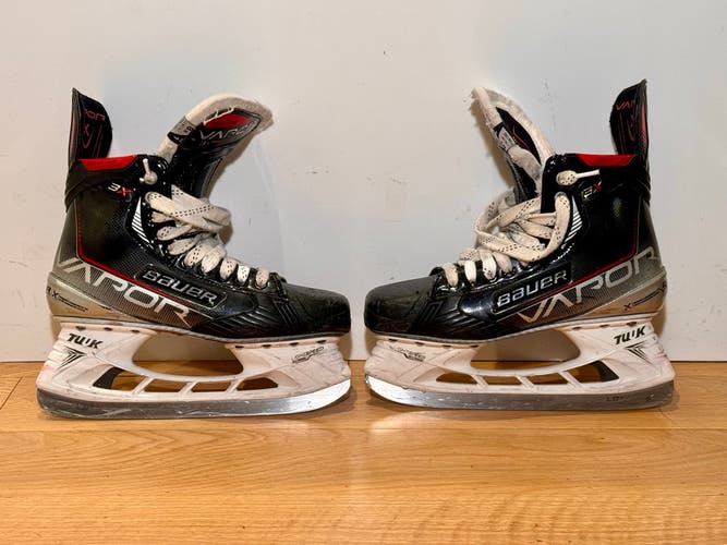 Senior Bauer Vapor 3X Hockey Skates, Size 8.5, Fit 1.