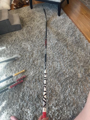 Used Senior Bauer Right Handed P28 Vapor 3X Hockey Stick
