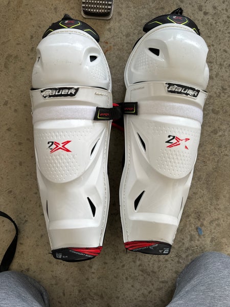 Used Senior Bauer 15" Vapor 2x Shin Pads