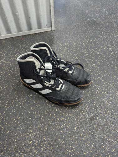 Used Adidas Youth 08.5 Wrestling Shoes