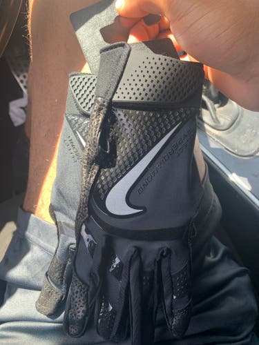 New Medium Nike Hyper diamond Batting Gloves (unisex)