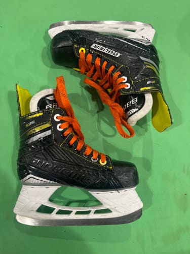 Used Junior Bauer Supreme S35 Hockey Skates Regular Width Size 1