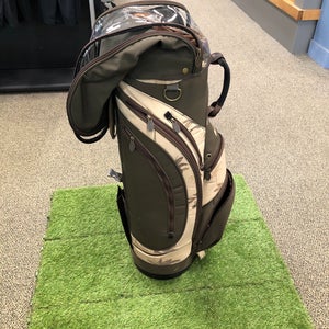 Used Men's Burton Golf Bag