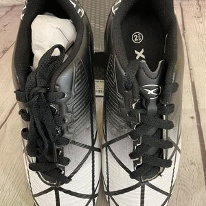 Xara Soccer Illusion Shoe 9508 Black White US Size 5.5 UPC 094922061553