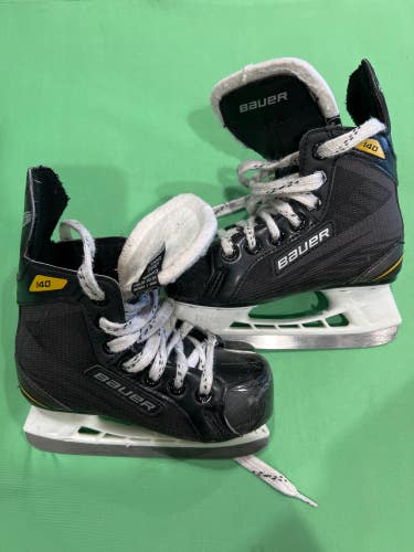 Used Youth Bauer Supreme 140 Hockey Skates (Size 10.0 D&R)