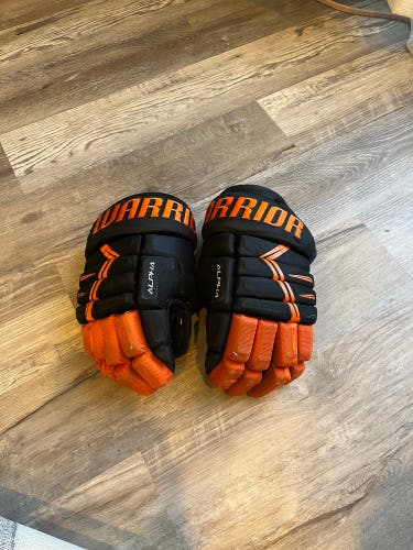 Used  Warrior 13" Alpha DX3 Gloves