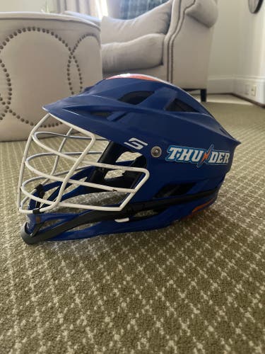 Used  Cascade S Helmet *SEND OFFERS PRICE IS NEGOTIABLE*
