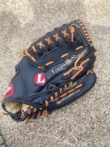 Black Used Louisville Slugger Right Hand Throw Baseball Glove 13.5"