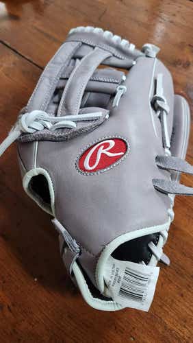 New Right Hand Throw Rawlings Outfield R9 Softball Glove 13"