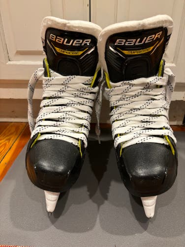 Used Intermediate Bauer Supreme M4 Hockey Skates (Size 6 Fit 3)