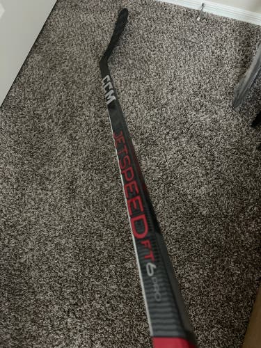 NEW CCM Jetspeed FT6 Pro Right Handed 70 Flex P28 Stick