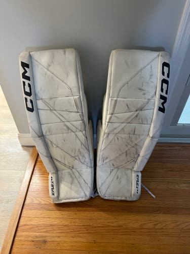 Used CCM Eflex 6.9 Goalie Leg Pads
