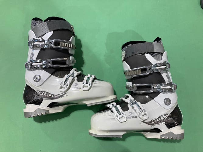 Used Women's Salomon Divine RS 7 Ski Boots Mondo Size 26.0 & 26.5